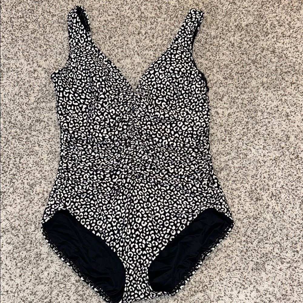 Contours by Coco Reef Black and White Swimsuit 12/36C